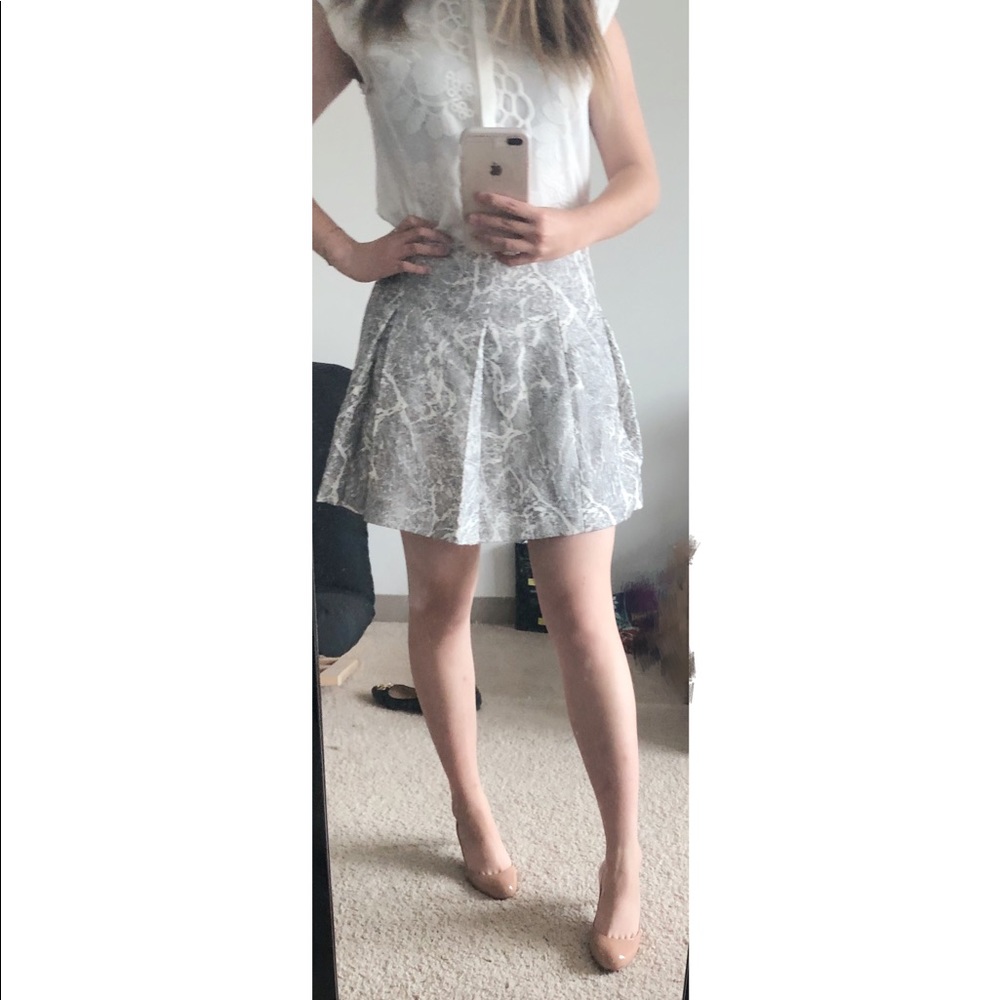 Banana Republic Marble Patterned Grey Skirt